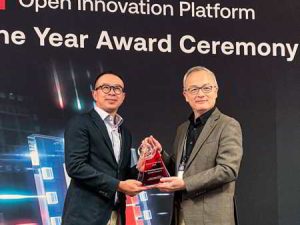 M31 Pr Photo M31 Was Honored With Tsmc 2025 Oip Ip Partner Award Left Scott Chang Ceo Of M31