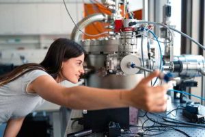 Pm 5 26 Super Moire Magnetismus Experiment3 Universitaet Stuttgart Ludmilla Parsyak