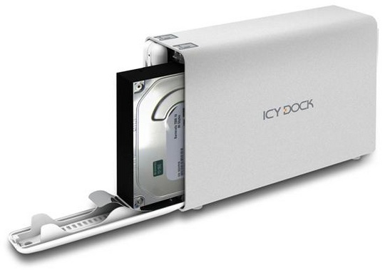 icy_dock_mb662useb2s_dual_bay_firewire_540
